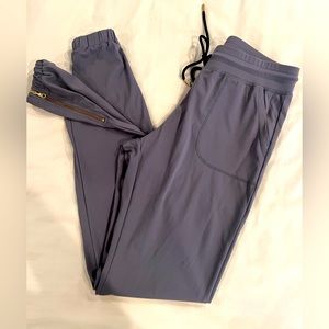 Zyia peak jogger so xs in dark gray